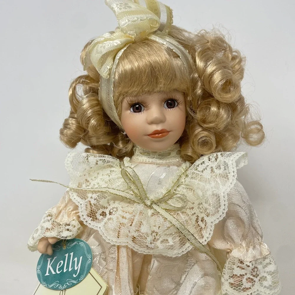 Kelly of Authenticity Porcelain Doll Blonde Curls Lace Champagne Dress 9 Inch‎